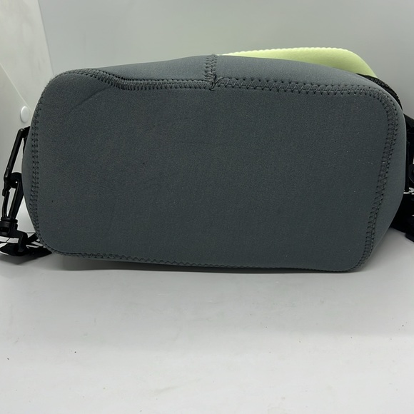 Pressed Juicery Neoprene Zip Crossbody Cooler Lunch Bag - Picture 5 of 7